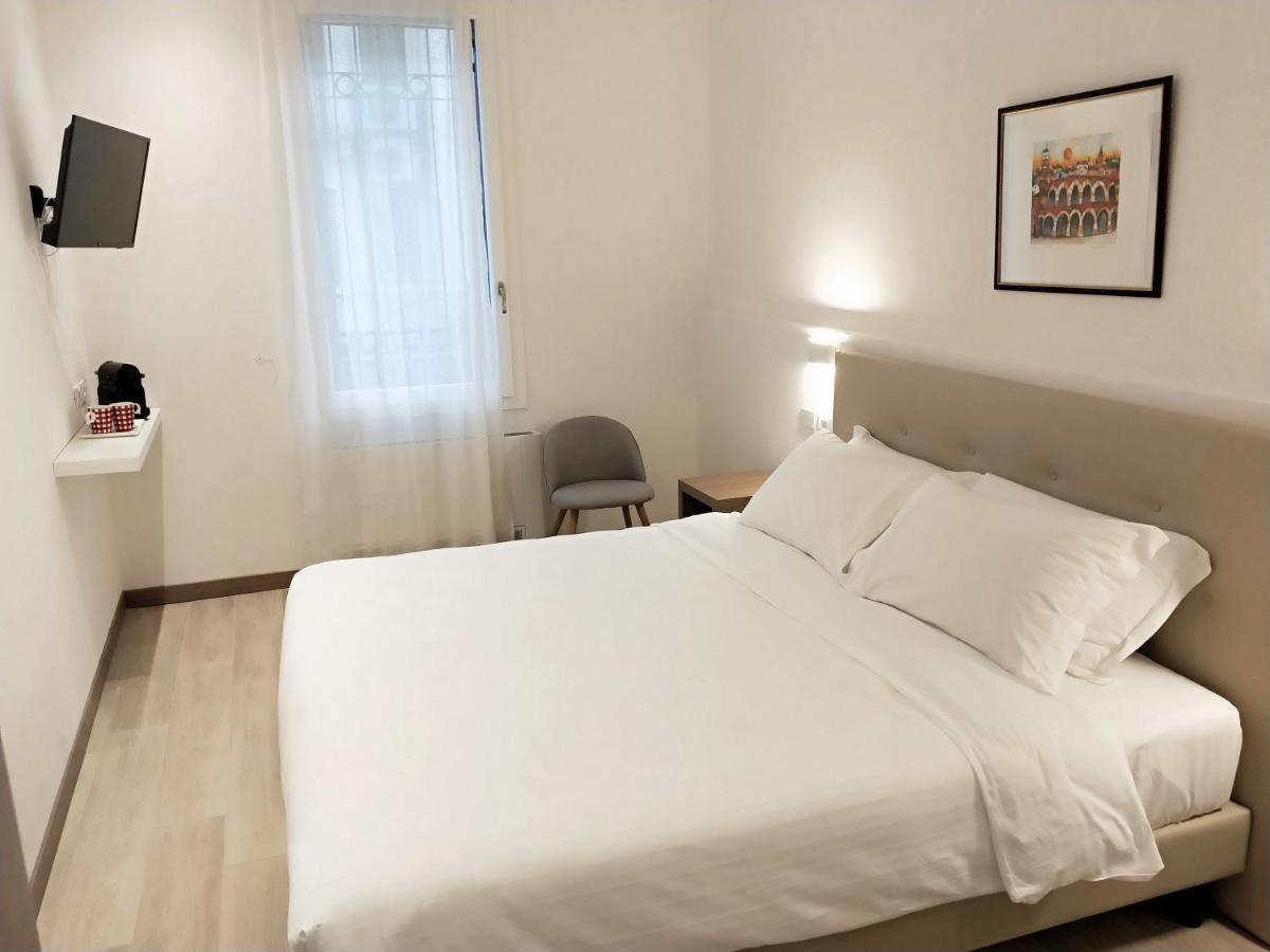 Via Poma Apartments&Rooms Верона Экстерьер фото