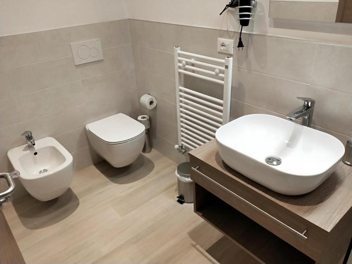 Via Poma Apartments&Rooms Верона Экстерьер фото